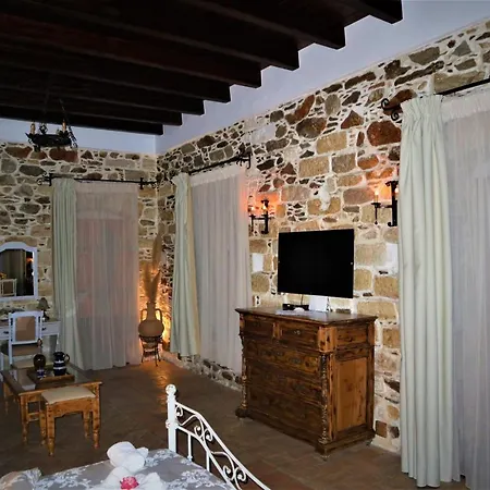 Saint George Valsamitis Superior קטאפולה